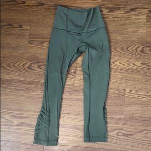NWOT Lululemon hunter green crop
